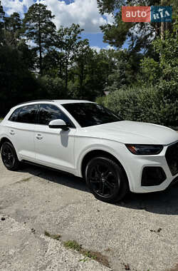 Внедорожник / Кроссовер Audi Q5 2020 в 
