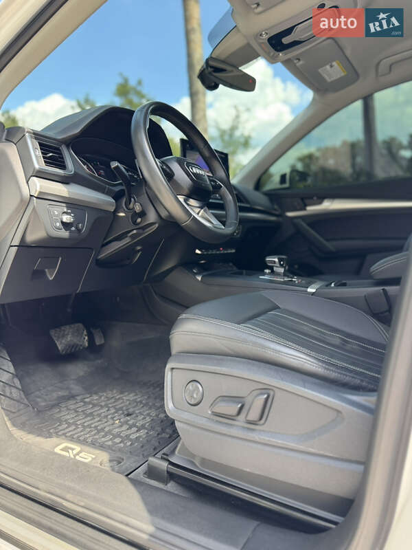 Внедорожник / Кроссовер Audi Q5 2020 в Шепетовке