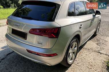 Внедорожник / Кроссовер Audi Q5 2018 в 