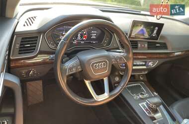 Внедорожник / Кроссовер Audi Q5 2018 в 