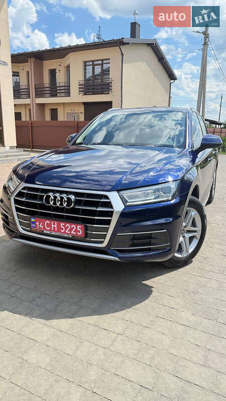 Внедорожник / Кроссовер Audi Q5 2018 в 