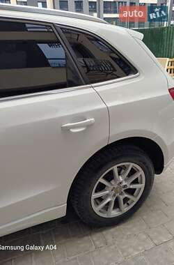Внедорожник / Кроссовер Audi Q5 2012 в 