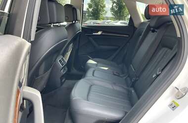 Внедорожник / Кроссовер Audi Q5 2018 в 