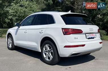 Внедорожник / Кроссовер Audi Q5 2018 в 
