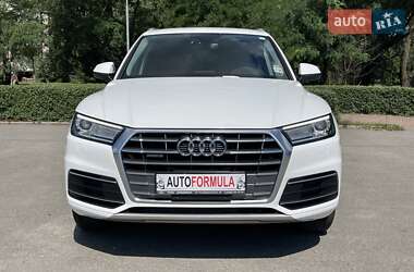 Внедорожник / Кроссовер Audi Q5 2018 в 