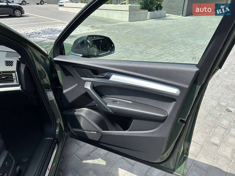 Внедорожник / Кроссовер Audi Q5 2021 в Черновцах