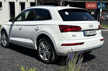 Внедорожник / Кроссовер Audi Q5 2018 в 