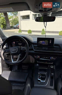 Внедорожник / Кроссовер Audi Q5 2018 в 
