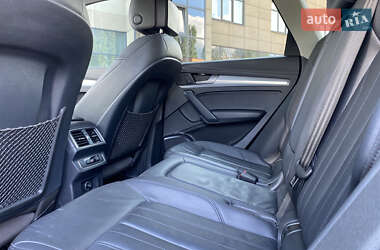 Внедорожник / Кроссовер Audi Q5 2017 в 
