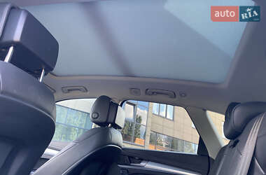 Внедорожник / Кроссовер Audi Q5 2017 в 