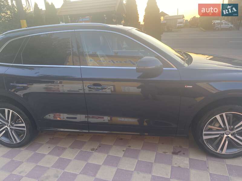 Внедорожник / Кроссовер Audi Q5 2020 в Тернополе
