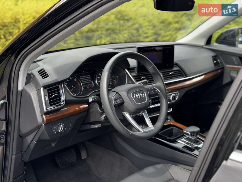 Внедорожник / Кроссовер Audi Q5 2023 в Киеве