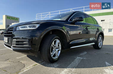 Внедорожник / Кроссовер Audi Q5 2018 в 