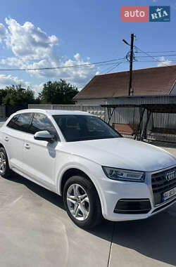 Внедорожник / Кроссовер Audi Q5 2018 в 