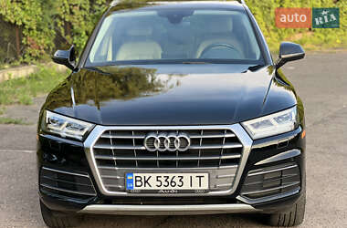 Внедорожник / Кроссовер Audi Q5 2017 в 