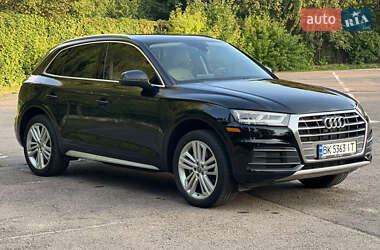 Внедорожник / Кроссовер Audi Q5 2017 в 