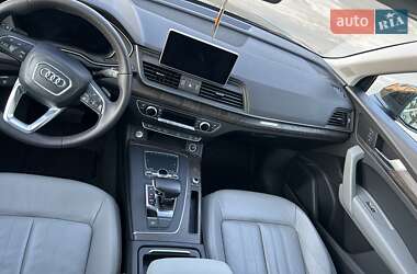 Внедорожник / Кроссовер Audi Q5 2018 в 
