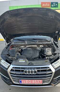 Внедорожник / Кроссовер Audi Q5 2018 в 