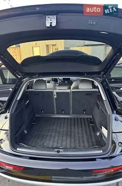 Внедорожник / Кроссовер Audi Q5 2018 в 