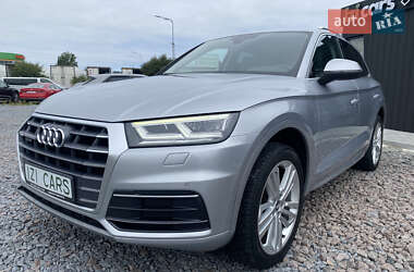 Внедорожник / Кроссовер Audi Q5 2018 в 