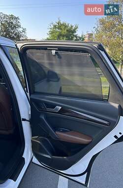 Внедорожник / Кроссовер Audi Q5 2018 в 