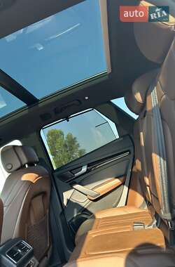 Внедорожник / Кроссовер Audi Q5 2018 в 