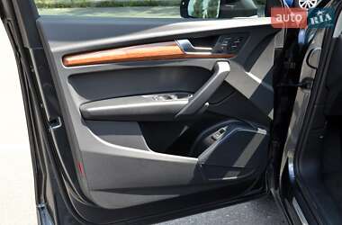 Внедорожник / Кроссовер Audi Q5 2022 в 