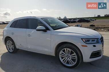 Внедорожник / Кроссовер Audi Q5 2018 в 