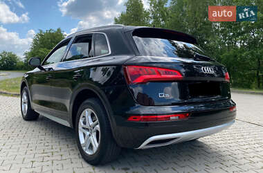 Внедорожник / Кроссовер Audi Q5 2018 в 