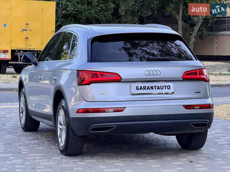 Позашляховик / Кросовер Audi Q5 2017 в Одесі