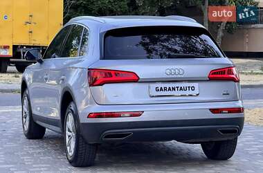 Внедорожник / Кроссовер Audi Q5 2018 в 