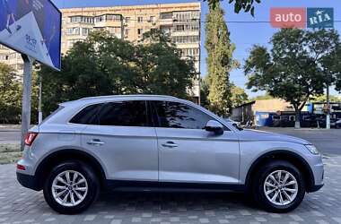 Внедорожник / Кроссовер Audi Q5 2018 в 