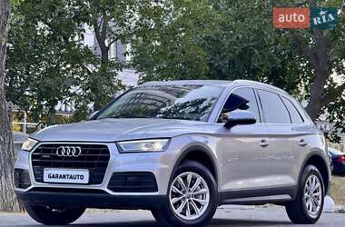 Внедорожник / Кроссовер Audi Q5 2018 в 
