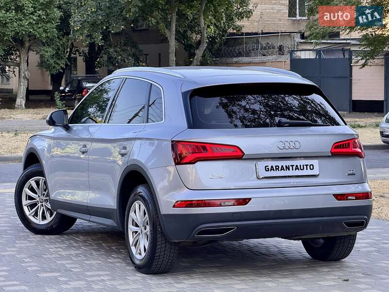 Позашляховик / Кросовер Audi Q5 2017 в Одесі