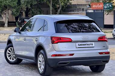 Внедорожник / Кроссовер Audi Q5 2018 в 