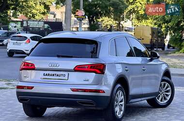 Внедорожник / Кроссовер Audi Q5 2018 в 