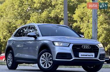 Внедорожник / Кроссовер Audi Q5 2018 в 