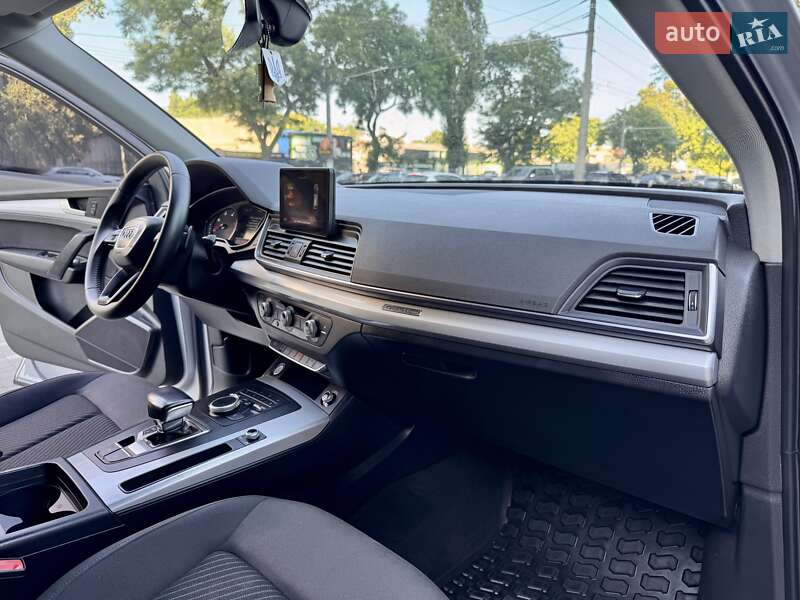 Позашляховик / Кросовер Audi Q5 2017 в Одесі