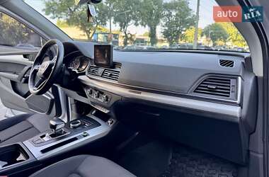 Внедорожник / Кроссовер Audi Q5 2018 в 