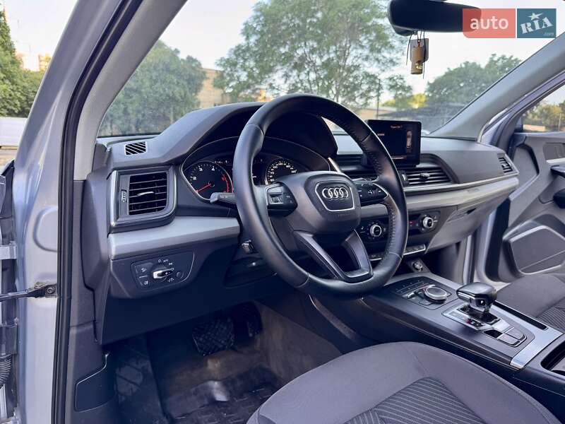 Позашляховик / Кросовер Audi Q5 2017 в Одесі