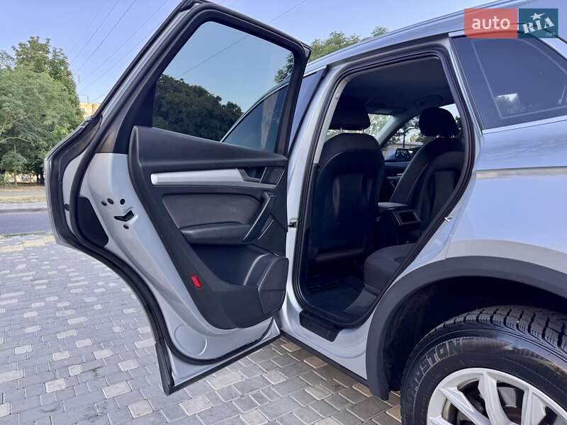 Позашляховик / Кросовер Audi Q5 2017 в Одесі