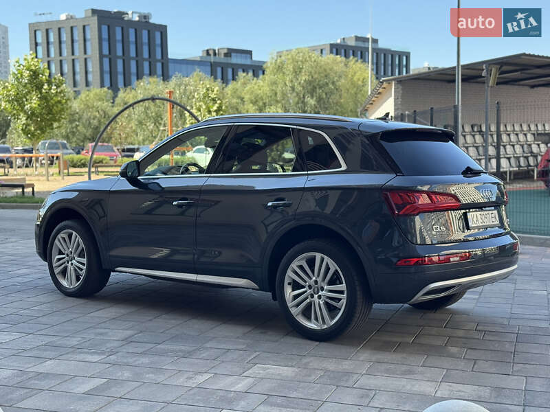 Внедорожник / Кроссовер Audi Q5 2017 в Киеве