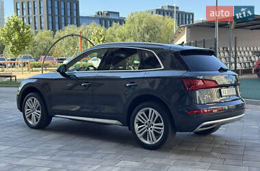 Внедорожник / Кроссовер Audi Q5 2017 в 