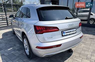 Внедорожник / Кроссовер Audi Q5 2018 в 