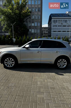 Внедорожник / Кроссовер Audi Q5 2016 в 