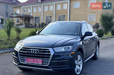 Внедорожник / Кроссовер Audi Q5 2017 в 