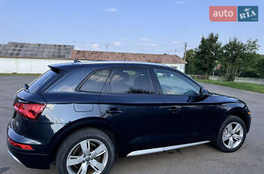 Внедорожник / Кроссовер Audi Q5 2017 в 