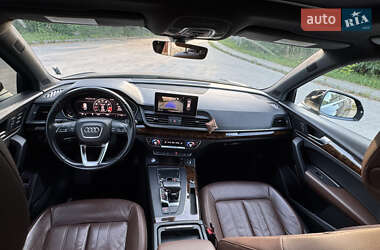 Внедорожник / Кроссовер Audi Q5 2018 в 