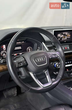 Внедорожник / Кроссовер Audi Q5 2018 в 