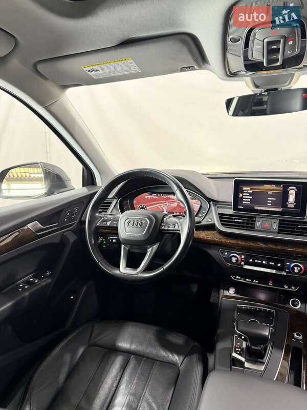 Внедорожник / Кроссовер Audi Q5 2018 в Одессе